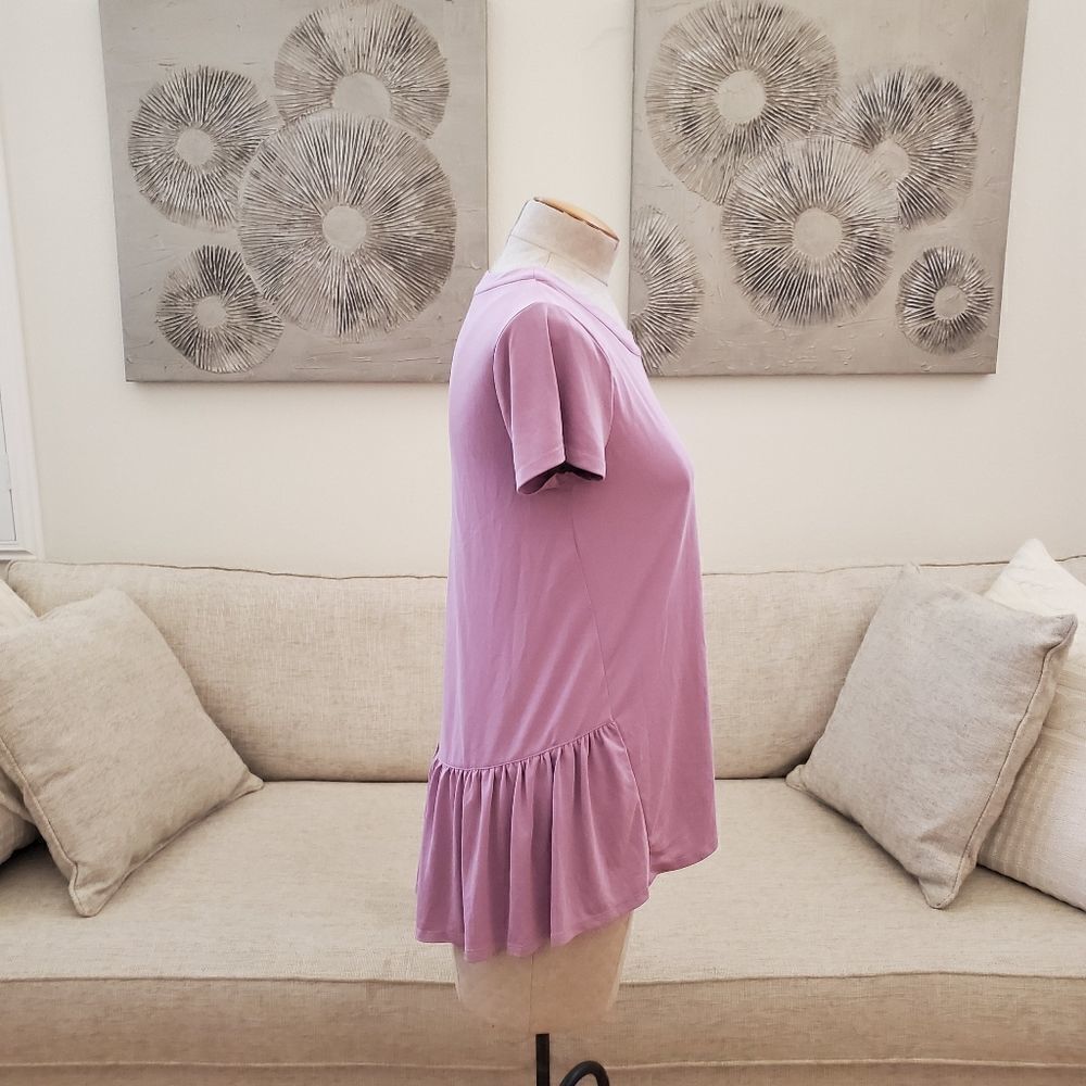 Chelsea 28 Ruffle Back Hem Tee Size Small - Picture 6 of 11